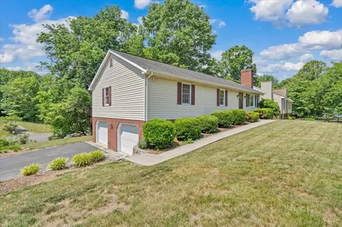 165 Fox Fire, Cloverdale, VA 24077
