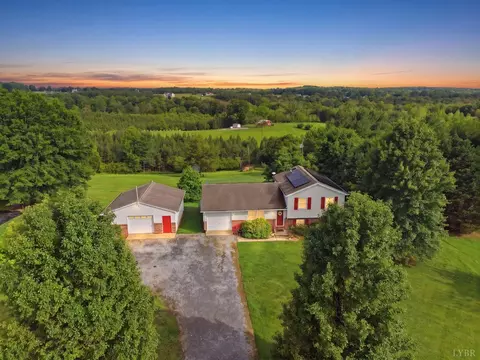108 Piccadilly Ct, Goode, VA 24556