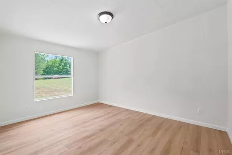 175 Meadowview Ln, Axton, VA 24054 photo 13