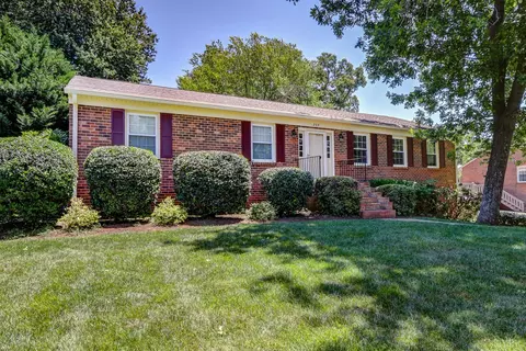 204 Hook Dr, Lynchburg, VA 24502