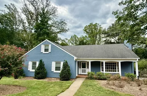 3521 Willow Lawn Dr, Lynchburg, VA 24503