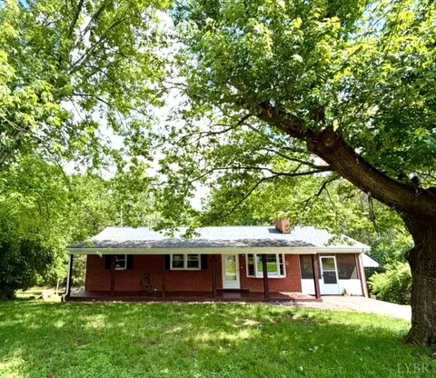 158 Woodvue Dr, Madison Heights, VA 24572