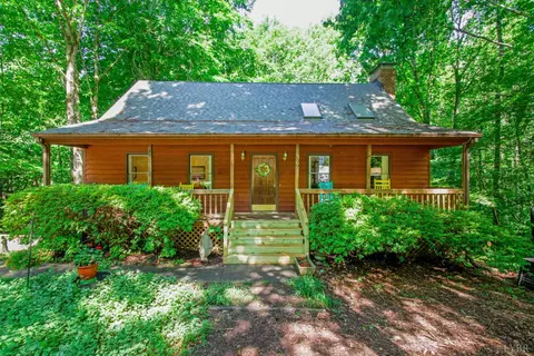 369 Juniper Dr, Lynchburg, VA 24502