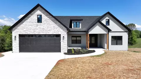9726 Leesville Rd, Evington, VA 24550
