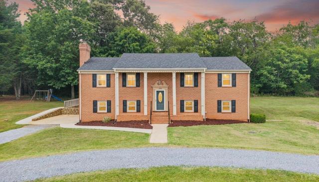 300 Casaloma Dr, Forest, VA 24551