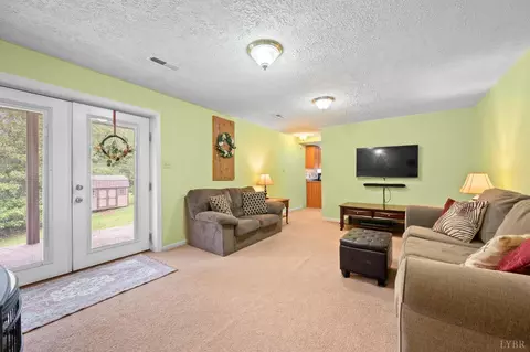 259 Crescent Ln, Monroe, VA 24574 photo 28