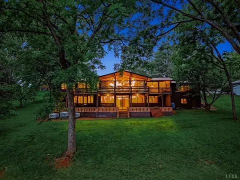 305 Lake Ridge Dr, Forest, VA 24551