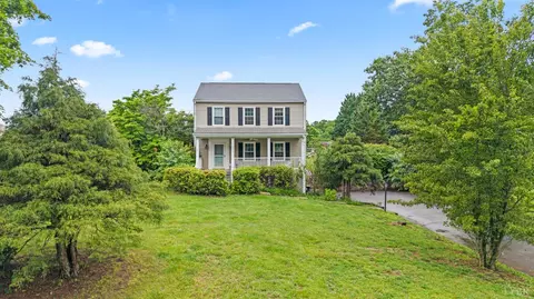 1832 Vista Cir, Bedford, VA 24523