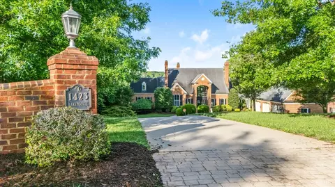 Exterior - 1423 Lakepointe Dr, Forest, VA 24551 photo 2 of 17