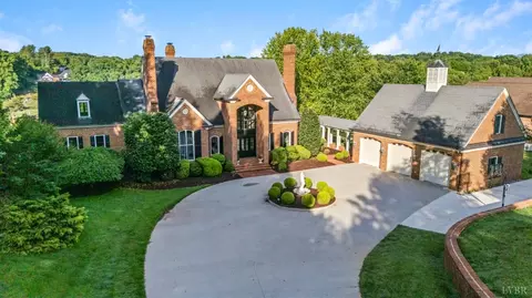 1423 Lakepointe Dr, Forest, VA 24551