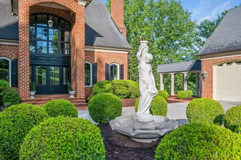 Exterior - 1423 Lakepointe Dr, Forest, VA 24551 photo 5 of 17