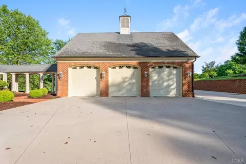 Exterior - 1423 Lakepointe Dr, Forest, VA 24551 photo 14 of 17