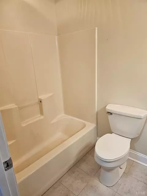 Bath - 21 Berkeley Ln, Evington, VA 24550 photo 5 of 6
