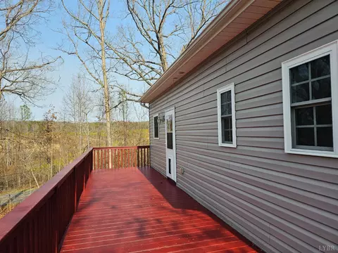 Exterior - 21 Berkeley Ln, Evington, VA 24550 photo 6 of 7