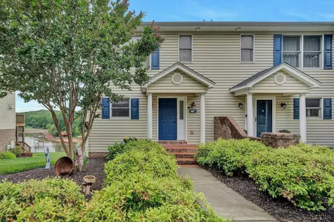 375 Cambridge Ct, Hardy, VA 24101