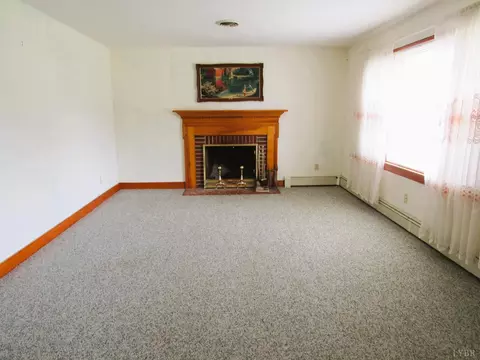 Living - 2018 S Coolwell Rd, Monroe, VA 24574 photo 2 of 5