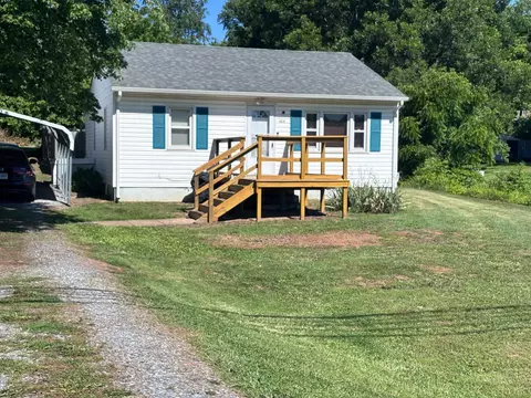 4620 Shula Dr, Hurt, VA 24563