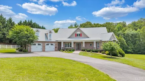 1074 Jefferson Dr W, Forest, VA 24551