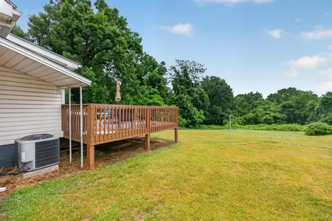 Exterior - 208 Prospect Rd, Hurt, VA 24563 photo 3 of 11