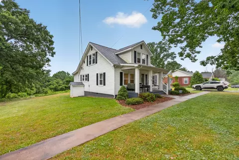 Exterior - 208 Prospect Rd, Hurt, VA 24563 photo 6 of 11