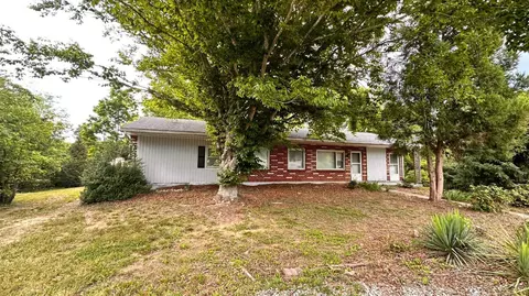 5405 Roanoke Rd, Troutville, VA 24175