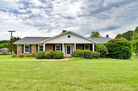 101 Merrywood Dr, Forest, VA 24551