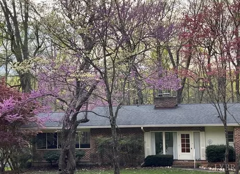 115 Howard Dr, Lynchburg, VA 24503