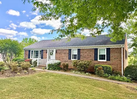 103 Old Post Rd, Lynchburg, VA 24502