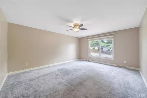 Living - 100 Meadowgate Dr, Forest, VA 24551 photo 7 of 10