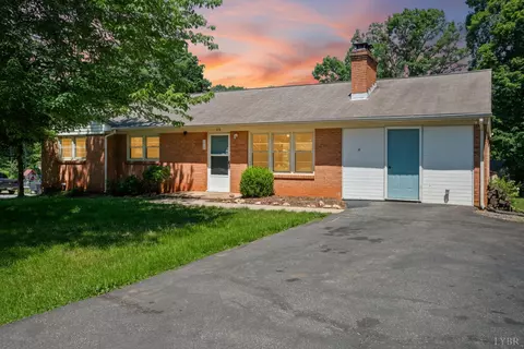 113 Hydaway Dr, Forest, VA 24551