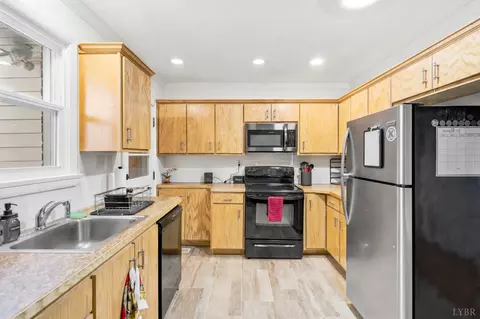 Kitchen - 216 Crescent Ln, Monroe, VA 24574 photo 2 of 3