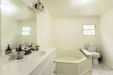 Bath - 809 Red Bird Dr, Gladstone, VA 24553 photo 5 of 6