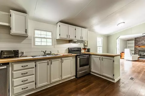Kitchen - 809 Red Bird Dr, Gladstone, VA 24553 photo 1 of 4