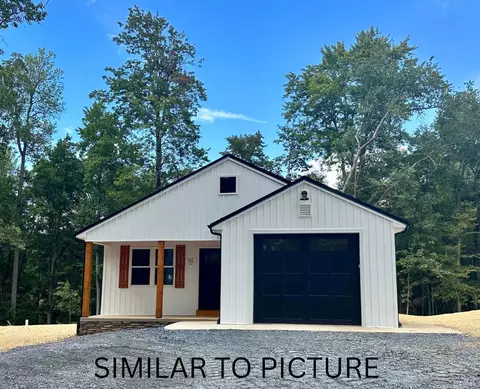 410 Darrell Ln, Hurt, VA 24563