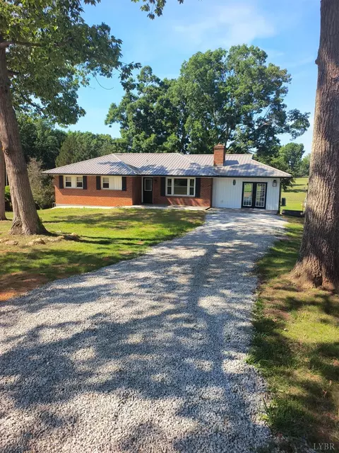 200 Ramsey Rd, Hurt, VA 24563