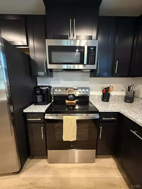 Kitchen - 114 Levi Ln, Forest, VA 24551 photo 6 of 8