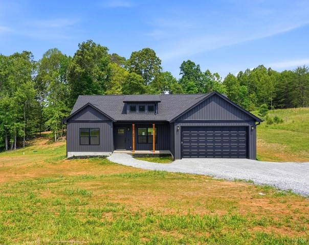 1789 Hickory Cove Ln, Moneta, VA 24121