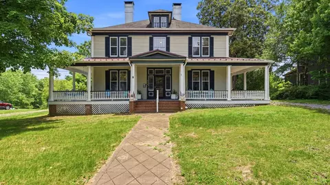 714 Longwood Ave, Bedford, VA 24523
