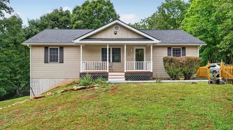 222 Holiday Ln, Lynchburg, VA 24504