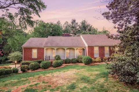 1271 Church St, Appomattox, VA 24522