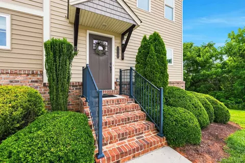 1232 Commonwealth Cir, Forest, VA 24551