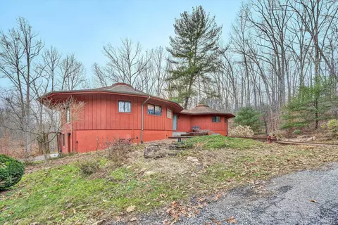 1099 Rising Star Dr, Bedford, VA 24523
