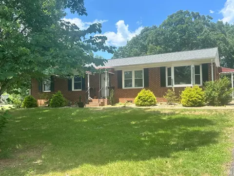 594 Country Estates Rd, Appomattox, VA 24522