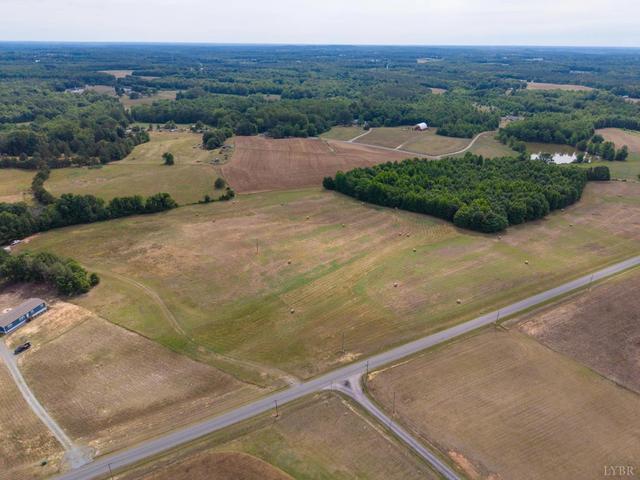 9 Deer View Rd, Gretna, VA 24557