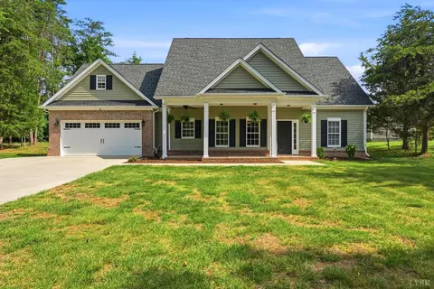 Exterior - 1305 Daltons Dr, Forest, VA 24551 photo 3 of 11