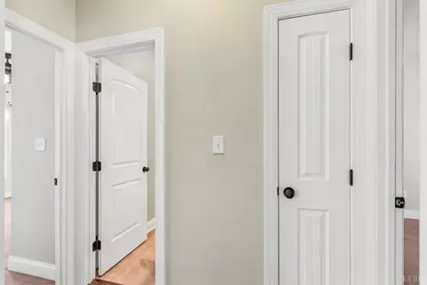 Entry Way - 1305 Daltons Dr, Forest, VA 24551 photo 6 of 7