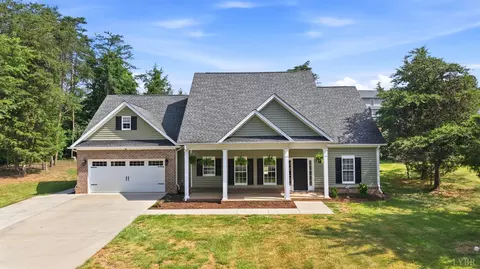 1305 Daltons Dr, Forest, VA 24551