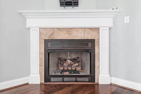 Living - 1305 Daltons Dr, Forest, VA 24551 photo 4 of 5