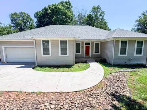 1151 Lake Shr, Forest, VA 24551