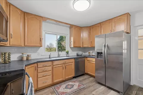138 Vista Dr, Amherst, VA 24521 photo 4